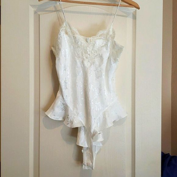 Amanda Smith Other - Gorgeous white cami bodysuit!
